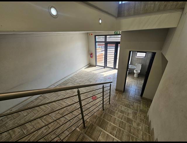 338M² WAREHOUSE TO LET IN LINBRO PARK